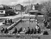Under middagsrasten den 16 maj år 1952 höll Svenska frälsningsarmén en sångstund på Wahlbecks fabriker i Linköping