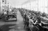 Nåtlingshallen på AB J.Persson skofabrik, 1942