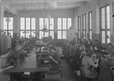 Nåtlingsarbete på AB J.Persson & Co skofabrik, 1942