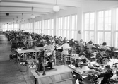 Nåtling hos AB J.Persson & Co skofabrik, 1945