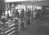 Maskinsal på AB J.Persson & Co skofabrik, 1942