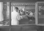 Vy till nåtlingsavdelningen på Kronans Skofabriks AB, 1941