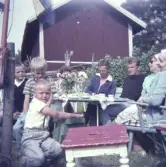 Brottö; fikabord med Amalia; Anita; Matts och hans bröder