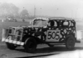 Ingemar Eriksson, Borås, i en Chevrolet 1934 i full fart på motorbanan, 19/6 1955.
