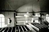 Interiör från Hälleberga kyrka innan renoveringen 1976.