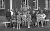 Magda Hagstrand med skolklass