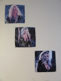 En vägg på vilken tre bilder av Pamela Anderson är uppsatta. Motiven är från filmen Barb Wire från 1996. Interiörfotografi från byggnad vid Soabs industrianläggning i Mölndals Kvarnby, år 2007. Anläggningen användes vid fototillfället av Hexion Speciality Chemicals Sweden AB.