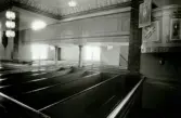 Interiör från Hälleberga kyrka innan branden 1976.