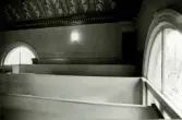 Interiör från Hälleberga kyrka innan branden 1976.