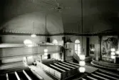 Interiör från Hälleberga kyrka innan den brann ned 1976.