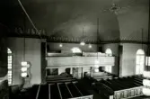 Interiör från Hälleberga kyrka innan branden 1976.