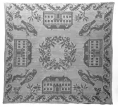 Duk i bomullsdamast med mönster hämtat ur Afhandling om drällers och dubbla golfmattors tillverkning, med begagnande af harnesk-rustning / författad af J.E. Ekenmark och systrar, Stockholm, 1928. Johan Erik (1786-1833), Hedda Christina ( 1786-1833), Lovisa Maria (1795-) och Gustava Fredrika, gift Beckvall (1800-).  Troligen vävd av fru Ebba Brohäll, född Larsson, (1887-1957) som i sin ungdom arbetade som vävlärarinna på Tyfts folkhögskola på Tjörn. Hon var utbildad bl. a. på Borås Vävskola. Duken i privat ägo.