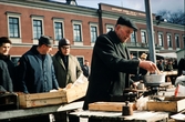 Fiskförsäljning på Stortorget i Växjö, 1969.