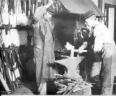 I smedjan vid Näsby Slott