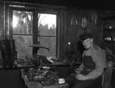 Skomakare Johan Nilsson, 1927