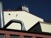 Byggnad vid Soabs industrianläggning i Mölndals Kvarnby, år 2007. Anläggningen användes vid fototillfället av Hexion Speciality Chemicals Sweden AB.