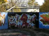 Graffiti vid Soabs industrianläggning i Mölndals Kvarnby, år 2007. Anläggningen användes vid fototillfället av Hexion Speciality Chemicals Sweden AB.