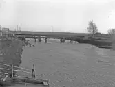 Byggnation av järnvägsbro över Kvismare kanal, 1926-1932
