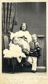 Porträtt av tre barn ur familjen Ankarcrona, 1860-tal