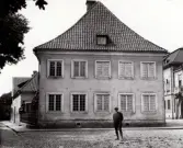 Domprostgården i Kalmar innan Arvid Källströms fontän kom på plats på Lilla Torget.