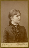 Porträtt av konfirmanden Hedvig von Plomgren, 1885