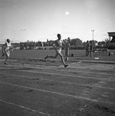 Manlig löpare vid friidrottsspelen på Eyravallen, 1940-tal
