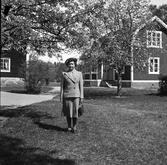 Maja Karlsson fotograferad i Karlstorp,1940-tal