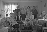 Maria Karlsson får besök hemma i Karlstorp, 1940-tal
