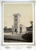 Barn framför Brevens kyrka, ca 1890