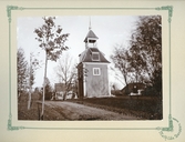 Klockstapel vid Bystad herrgårds gårdskyrka, ca 1890