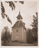 Klockstapel vid Bystad kyrka, 1945