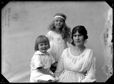 Fru Eriksson med barn