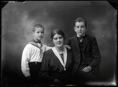 Fru Börgesson med barn