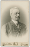 Porträtt på Häradshövding Viktor Ryman, Karlstad. Född 2 mars år 1841 och död 4 mars år 1913.