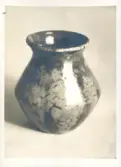 Liten vas från Bo Fajans, tidigt 1900-tal.