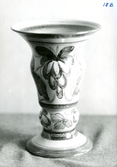 Liten vas från Bo Fajans, tidigt 1900-tal.