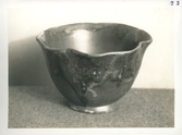 En liten skål från Bo Fajans, tidigt 1900-tal.