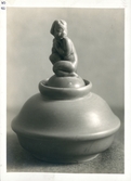 Bläckhorn från Bo Fajans, formgivare Maggie Wibom tidigt 1900-tal. Konstglasyr.