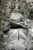 Daterad gruvbom vid Olofsrums nerlagda gruva.