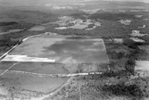 Ljungby - Feringe flygplats, en mindre flygplats belägen 13 km nordost om Ljungby. Feringe var på 1930-talet betesplats för traktens får, men kom att utnyttjas som reservlandningsplats för trafikflyget Stockholm/Bromma-Malmö/Bulltofta. Det var ett flertal gräsytor utmed flyglinjen som kunde utnyttjas om vädret plötsligt blev för dåligt för fortsatt flygning - dåtidens 