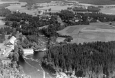 Skeensgården hade från 1700-talet sin plats som huvudbyggnad på Skeens pappersbruk vid sjön Bolmen. 
I mitten av 1900-talet utbjöds gården för en symbolisk summa, på vilkor att den flyttades och 