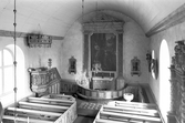 Kyrkan i Lekaryd är uppförd under 1400-talet och ersatte en tidigare träkyrka. Den är byggd i sten och tillhör den senmedeltida salkyrkotypen utan särskild kormarkering i form av triumfbåge eller korabsid. Sakristian i norr och vapenhuset i väster tillkom vid en renovering under 1790-talet. 
Altartavla utförd 1794 av Pehr Hörberg med motiv: 