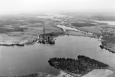 Vy över herrgården Bergkvara med ruin.
Bergkvara är en herrgård och slottsruin i Växjö kommun. Bergkvara ligger vid Bergkvarasjön cirka 6 kilometer väster om Växjö. 
Historiskt sett har godset legat inom Bergunda socken, Kinnevalds härad i Värend. Det på 1470-talet av Arvid Trolle uppförda stenhuset hade ursprungligen sex våningar och fyra hängtorn, men förföll under 1600-talet och blev slutligen en ruin på 1700-talet. På 1790-talet uppfördes en ny huvudbyggnad i nyklassicistisk stil av greve Arvid Eric Posse, vars släkt fortfarande äger gården.