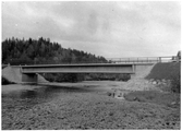 Vägbro över Lögde älv cirka 12 km fågelvägen uppströms från Lögdeå.