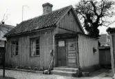Gårdshus i kvarteret Magistern 7, Proviantgatan 17. Det var ännu bebott maj 1971.