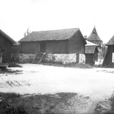 Avesta stad, f.d. Gästgivaregården, bodar på källare.