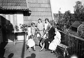 Familjen Lidman på verandan, 1920-tal