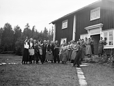 Gymnastikflickor samlade på träningsläger, 1930-tal