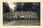 Gruppfoto, meniga med officerare.
Signalskolan, I 7 (Karlskrona grenadjärregemente), 1922.