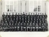 I 11, skolkompaniet 1932-33.
Nedersta raden, 7:e man fr. v.: fanjunkare Carl Öster.